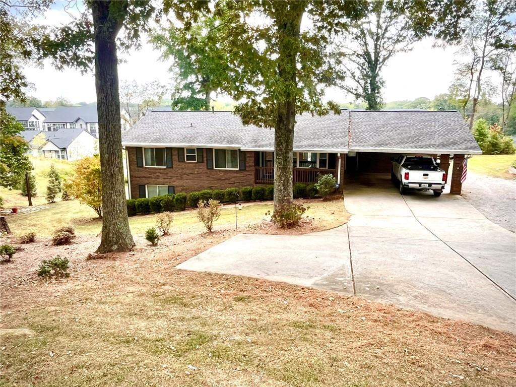 1335 Hillcrest Dr., Sugar Hill, GA 30518