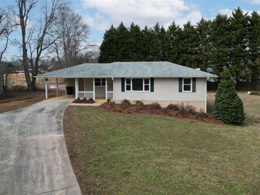 1737 Virgil Moon Rd., Loganville, GA 30052