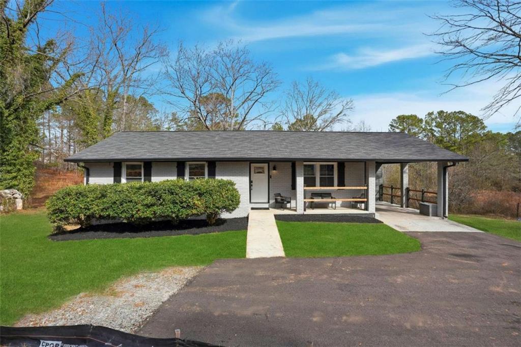 93 Floyd Ln., Hampton, GA 30228