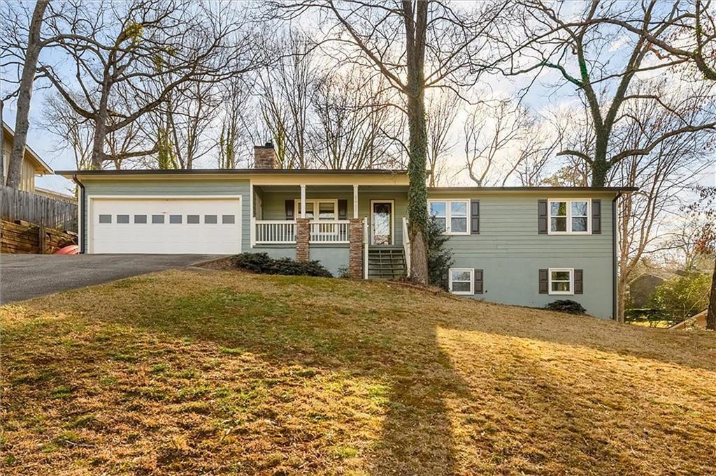 1443 Lakeshore Cir., Gainesville, GA 30501