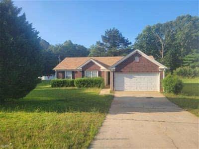 9141 Huntwood Ln., Riverdale, GA 30274