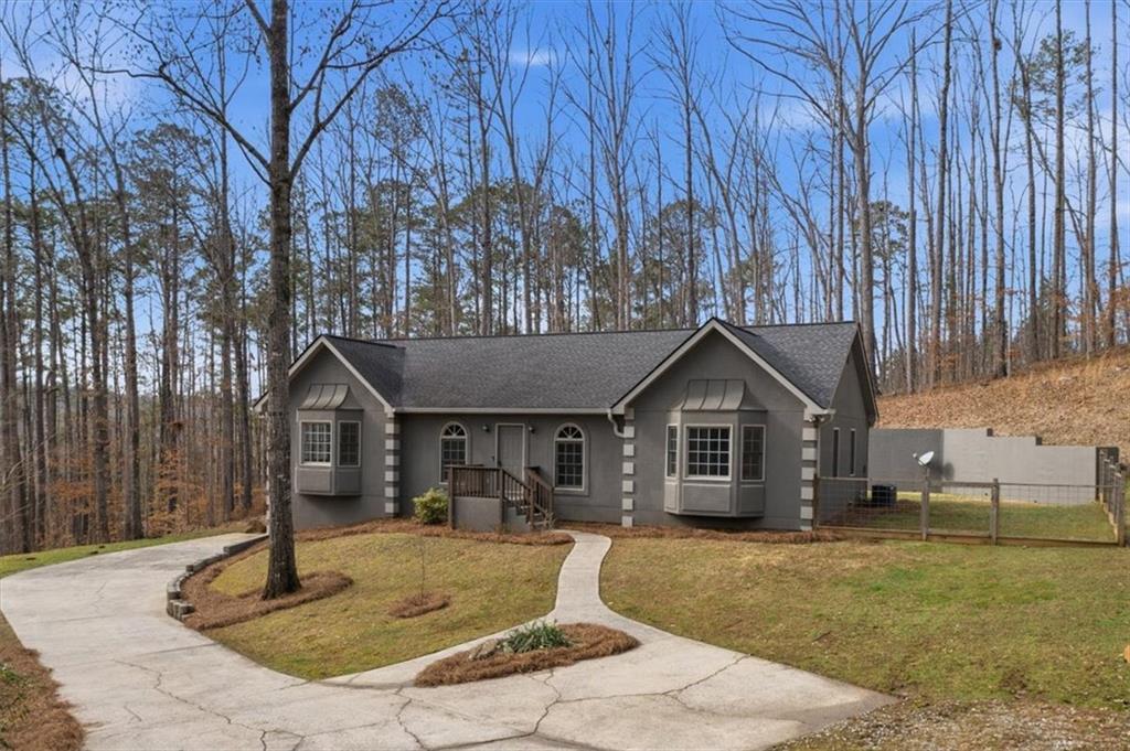 412 Oak Hills Dr., Dallas, GA 30132