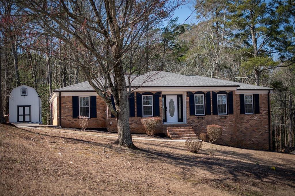 2087 Tanglewood Dr., Snellville, GA 30078