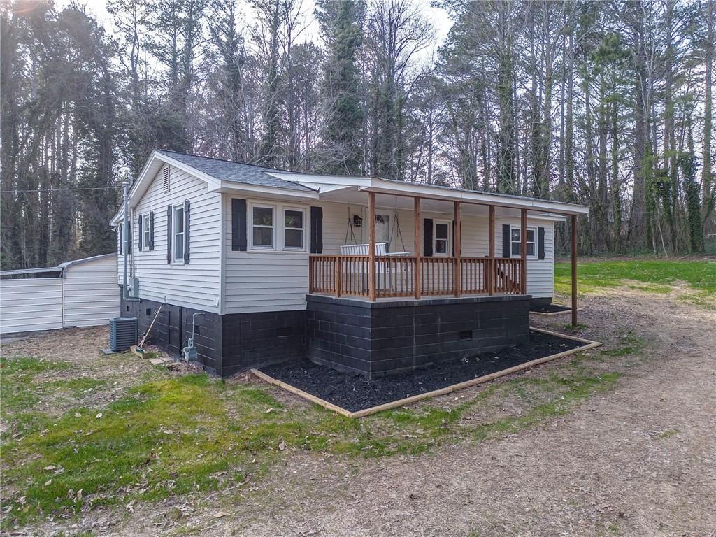 653 Fairview Rd., Ball Ground, GA 30107