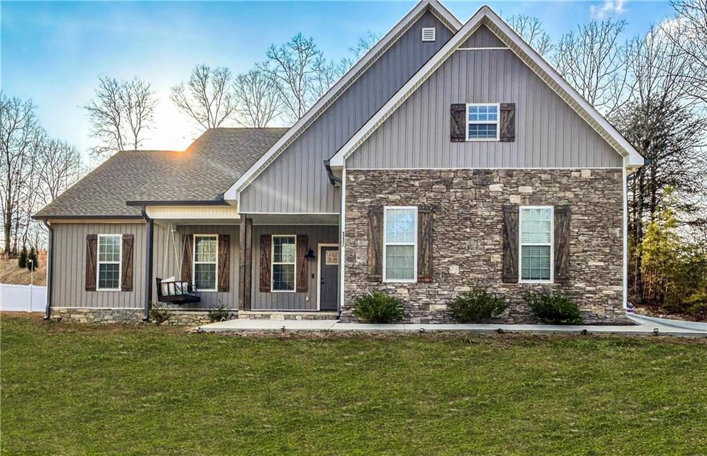 117 Savannah St., Calhoun, GA 30701