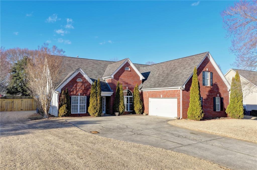 8415 Meadowgrove Ln., Gainesville, GA 30506