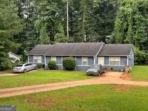 1292-4 Crystal Lake Rd., College Park, GA 30349