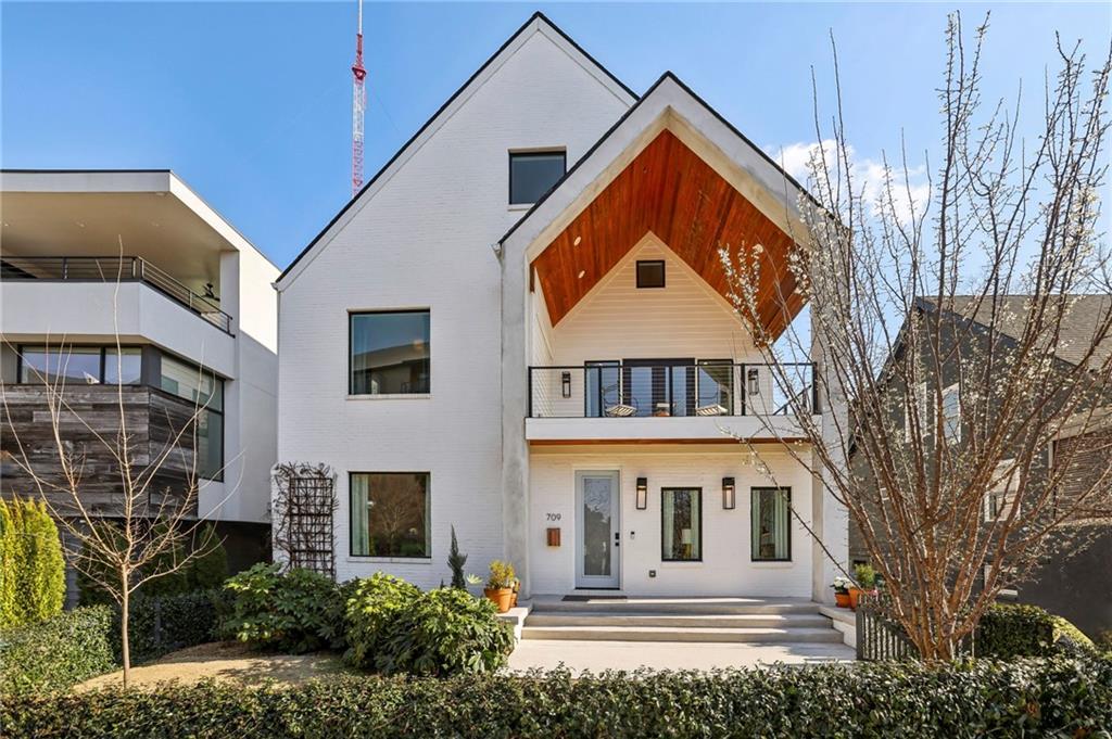 709 Ralph Mcgill Blvd., Atlanta, GA 30312