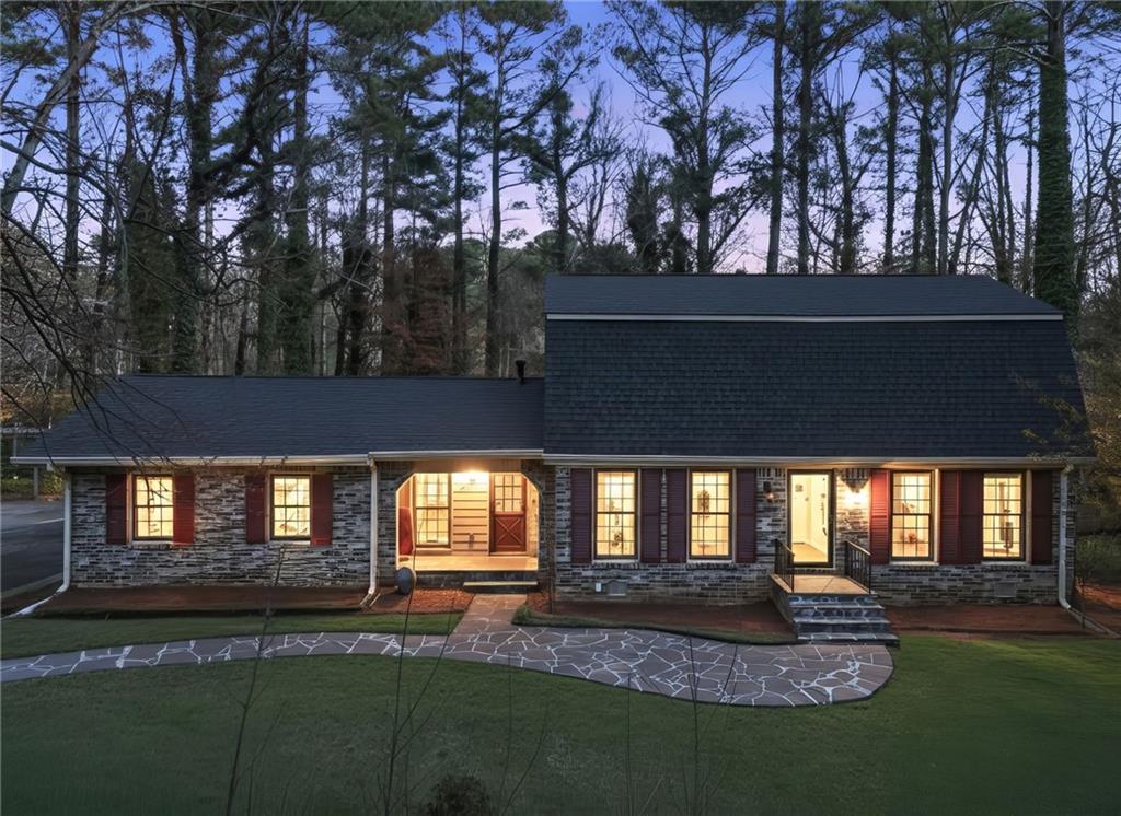 2037 Stoneleigh Dr., Stone Mountain, GA 30087