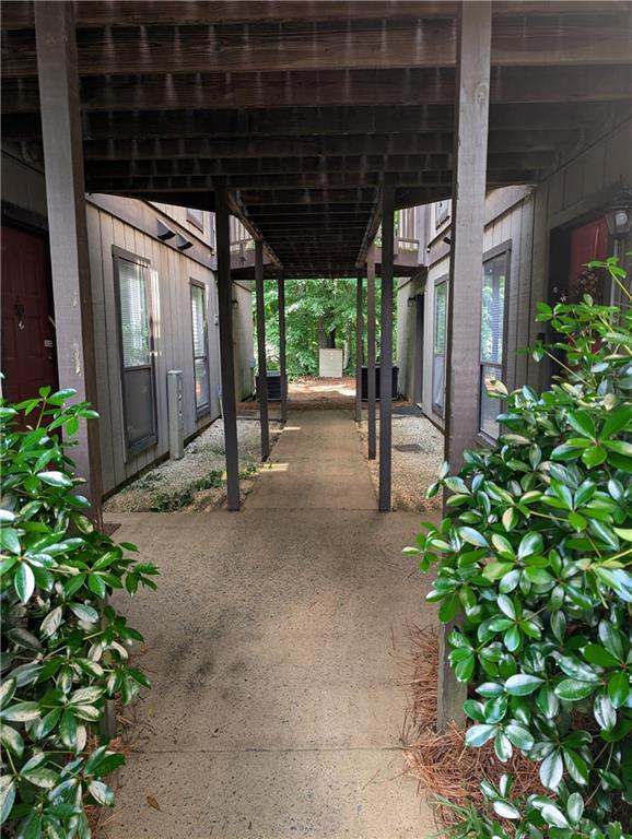 206 River Run Drive, Atlanta, GA 30350