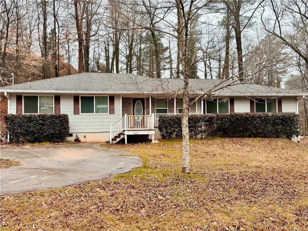 4615 Cresant Ln., Douglasville, GA 30135