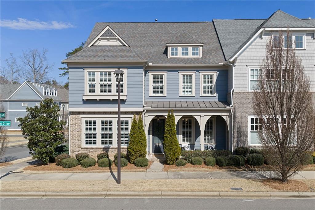 228 Dawson Dr., Woodstock, GA 30188