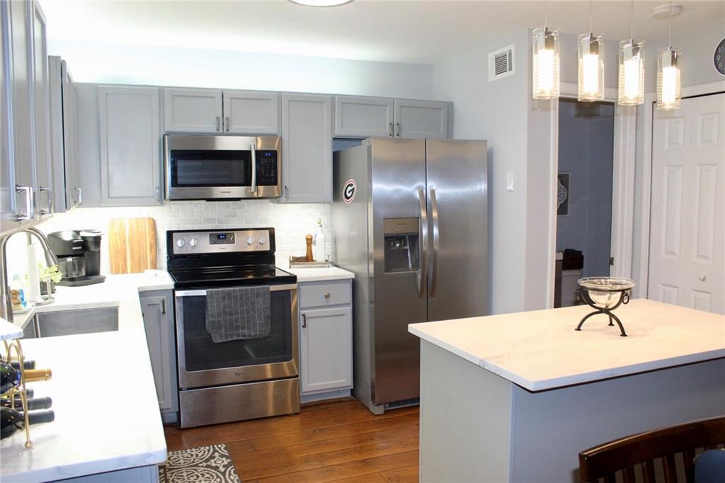 402 Summer Pl., Norcross, GA 30071