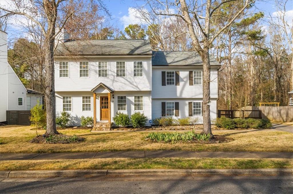 240 Park Bridge Ln., Roswell, GA 30075