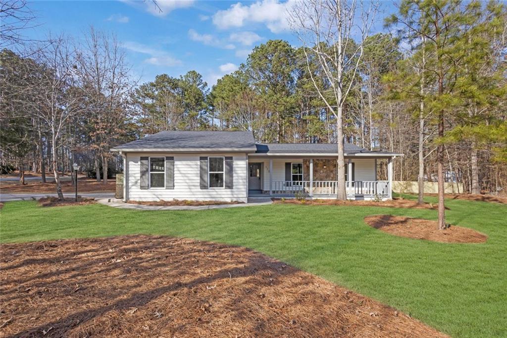 110 Huntington Ct., Fayetteville, GA 30214