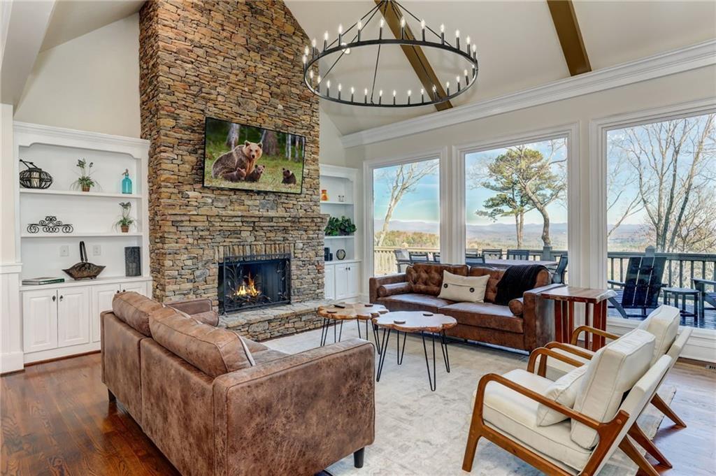 1492 Mcelroy Mountain Dr., Jasper, GA 30143