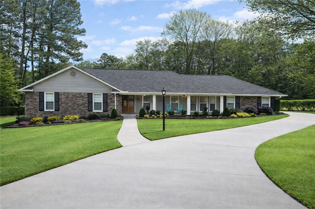 1059 Coronation Dr., Dunwoody, GA 30338