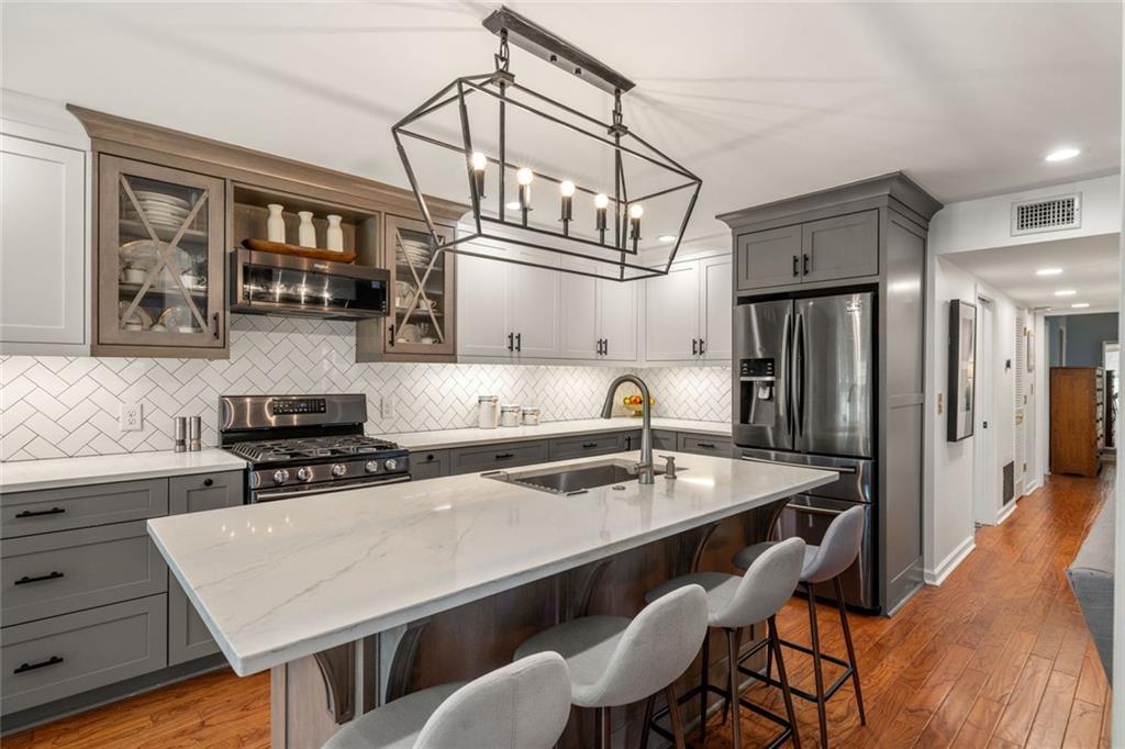 1503 Oakridge Ct., Decatur, GA 30033