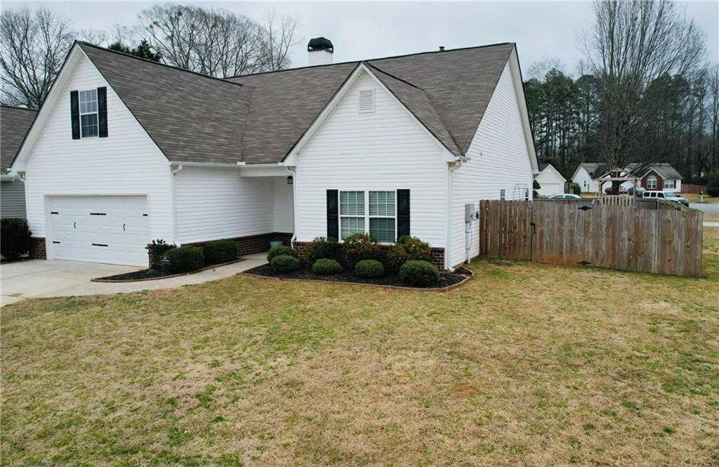 38 Burts Crossing Dr., Dawsonville, GA 30534