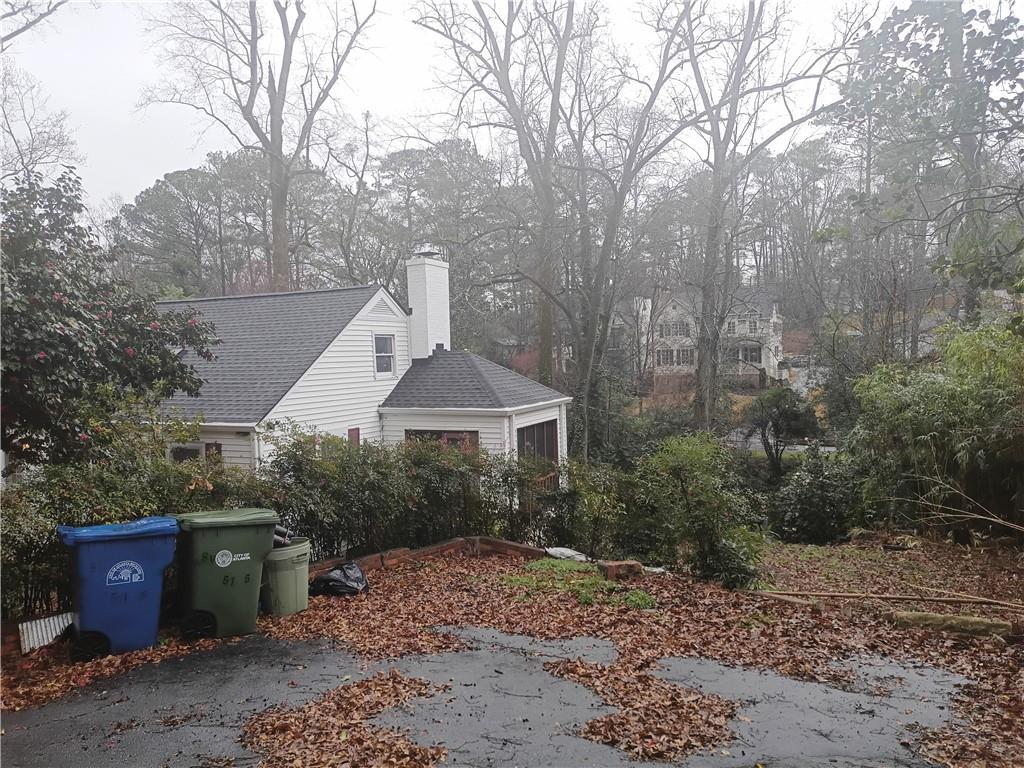 515 Spring Valley Rd., Atlanta, GA 30318