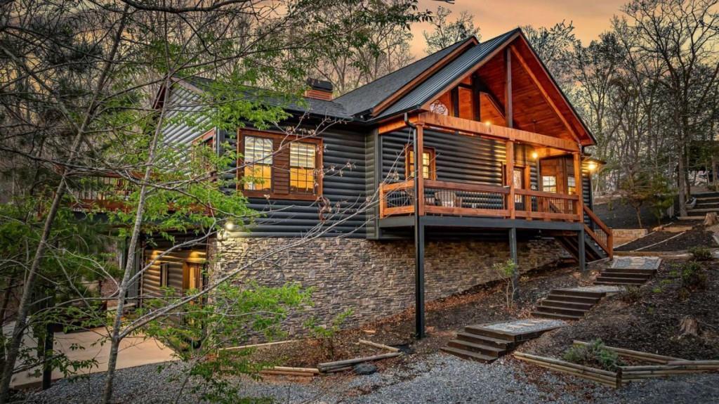 346 Logan Dr., Mineral Bluff, GA 30559