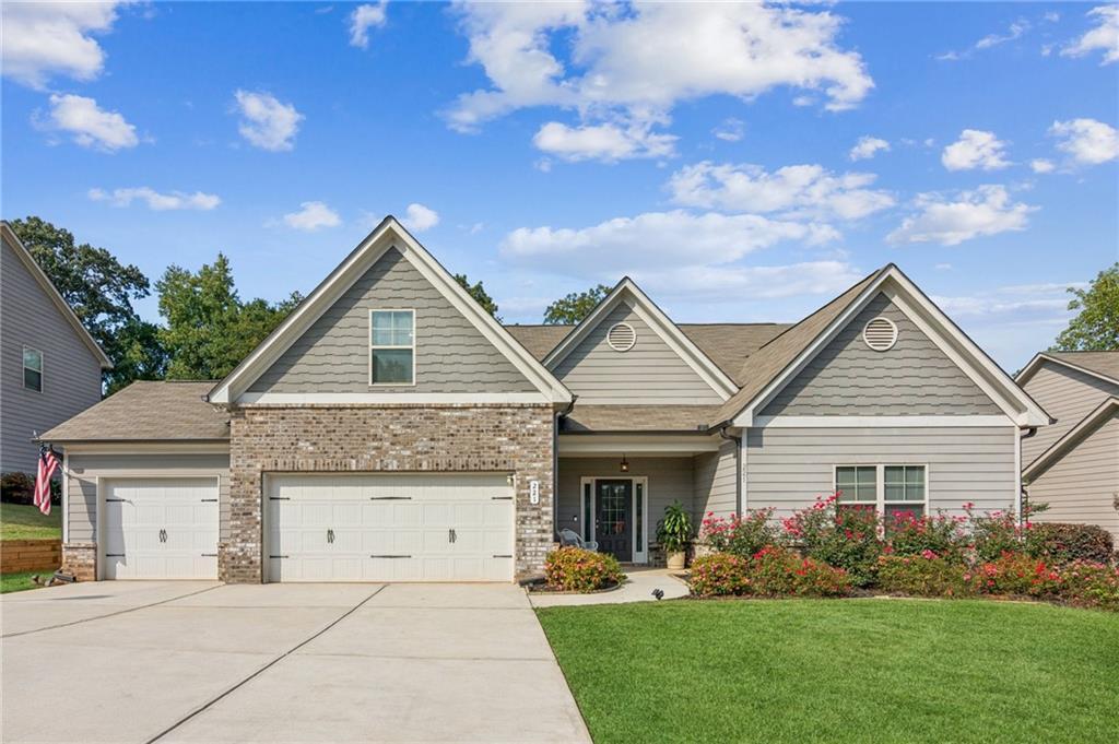 221 Charlotte Dr., Hoschton, GA 30548