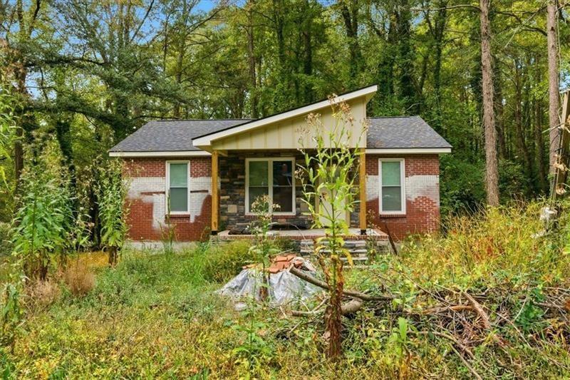 2543 Susan Ln., Atlanta, GA 30331