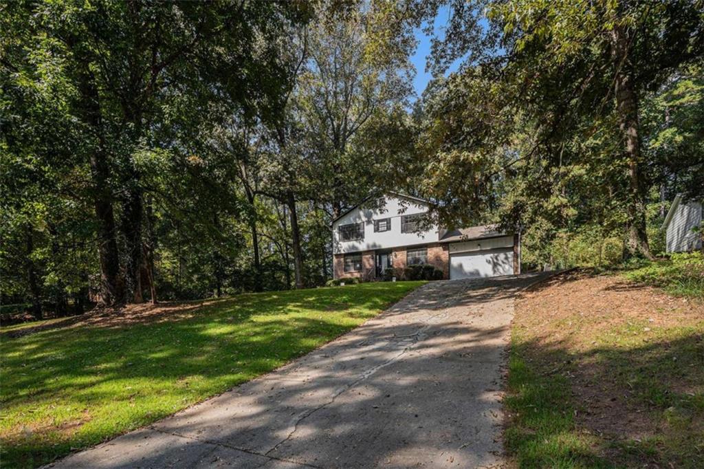 3745 Londonderry Ct., Stonecrest, GA 30038