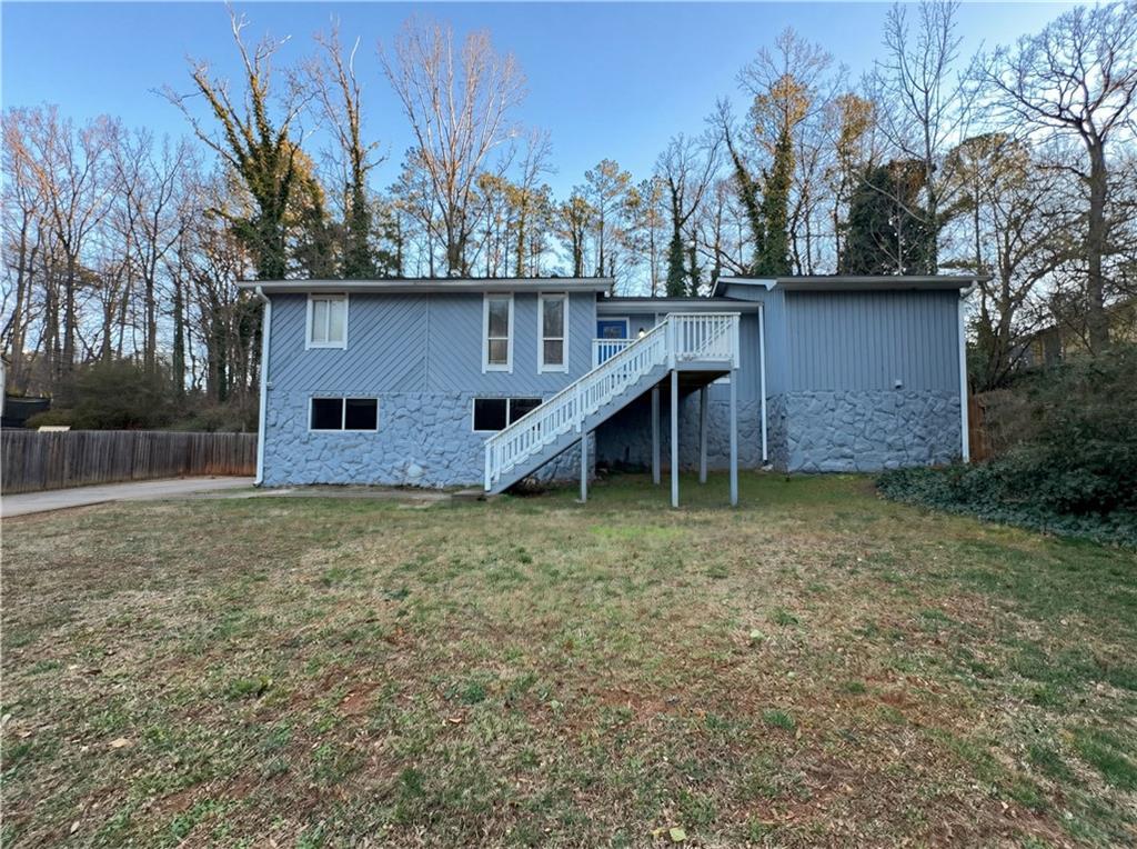 124 Creekview Dr., Woodstock, GA 30188