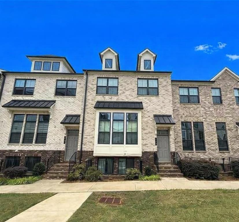 425 Fair View Cir., Roswell, GA 30076