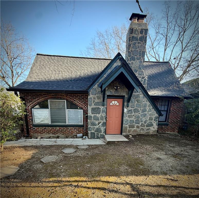 984 Woodbourne Dr., Atlanta, GA 30310