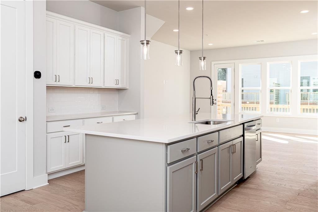 2304 Mockernut Tr. #143, Smyrna, GA 30080