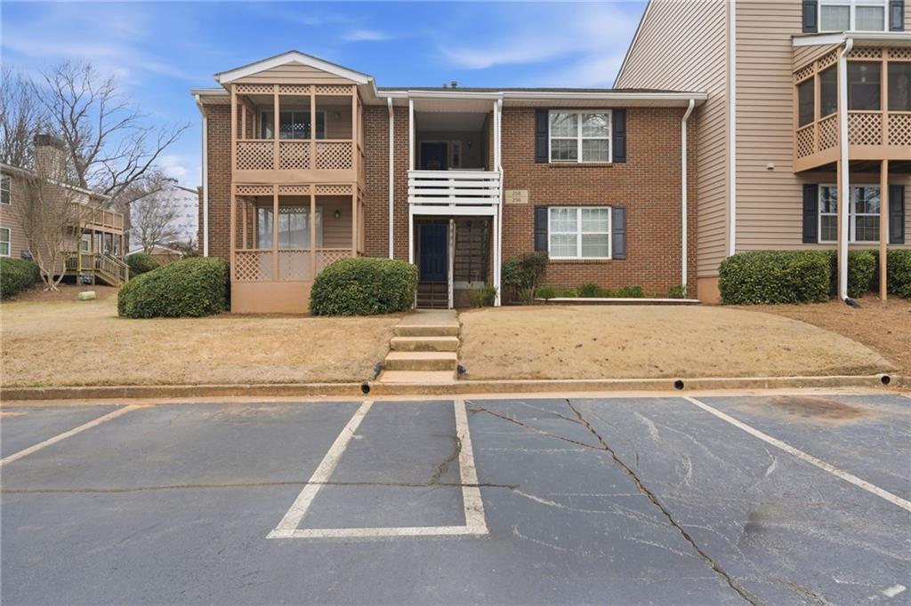 256 Quail Run, Roswell, GA 30076