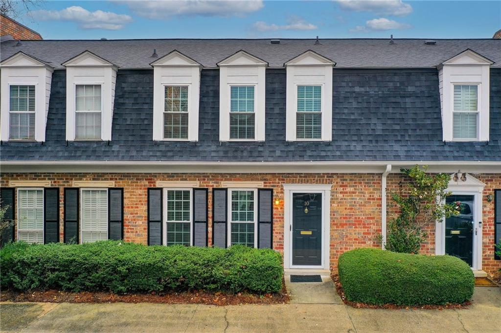 10 Market Square Pl., Atlanta, GA 30318