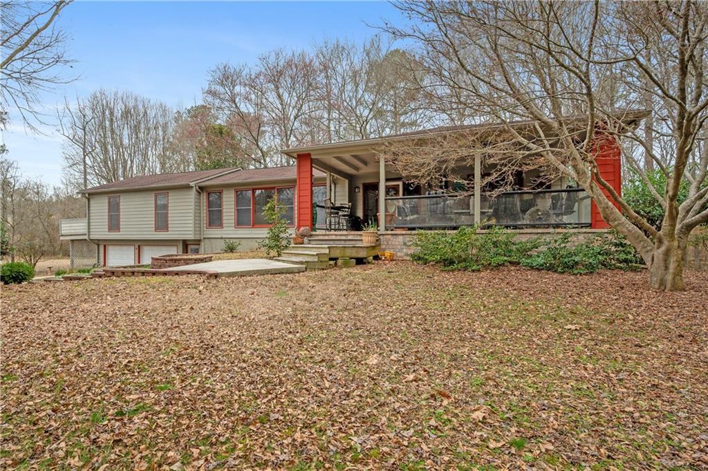 1063 Memorial Dr., Dallas, GA 30132