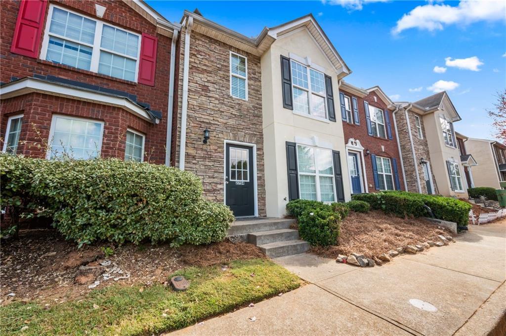 2754 Valley Green Dr., Gainesville, GA 30504