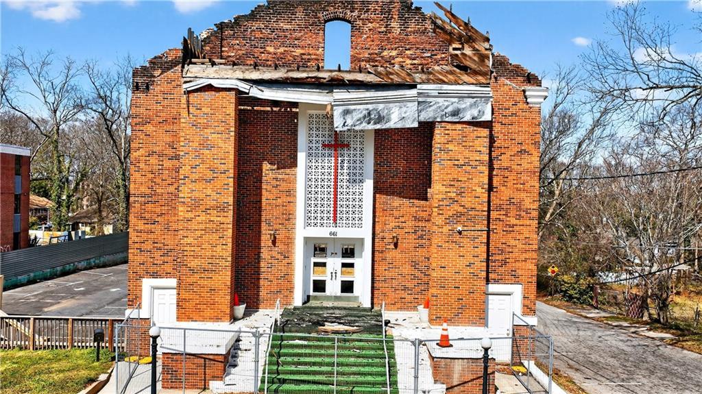 669 Dill Ave., Atlanta, GA 30310