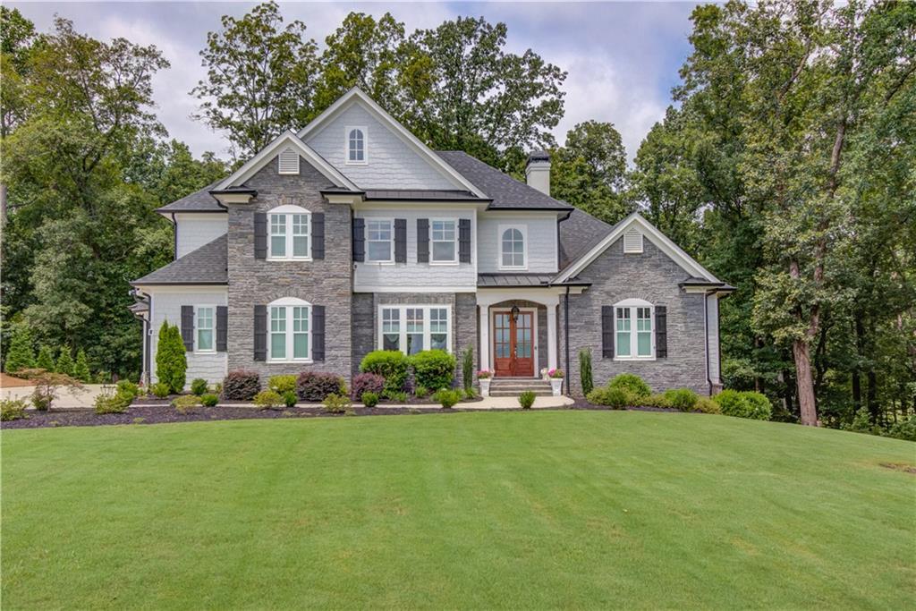 5392 Retreat Dr., Flowery Branch, GA 30542