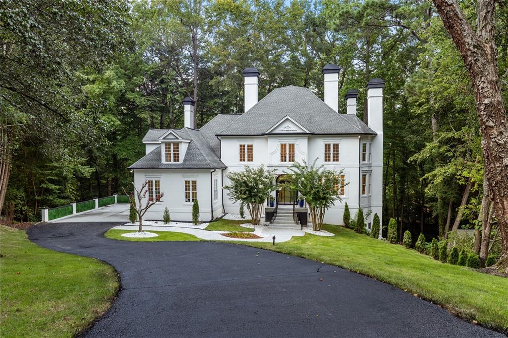 5390 Harrowood Ln., Atlanta, GA 30327