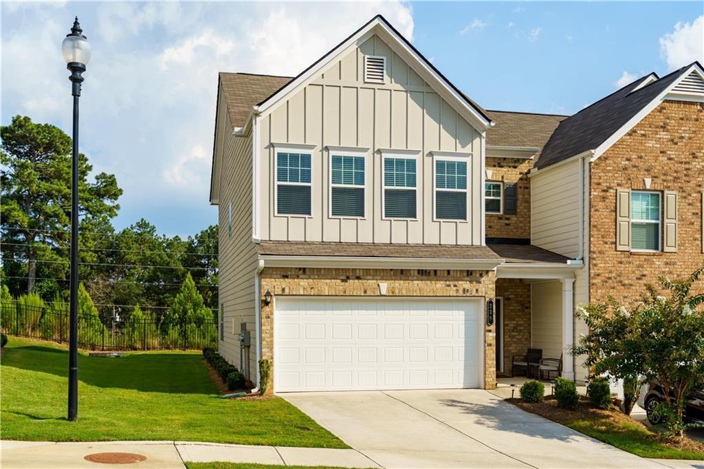 325 Braswell Ct., Woodstock, GA 30188