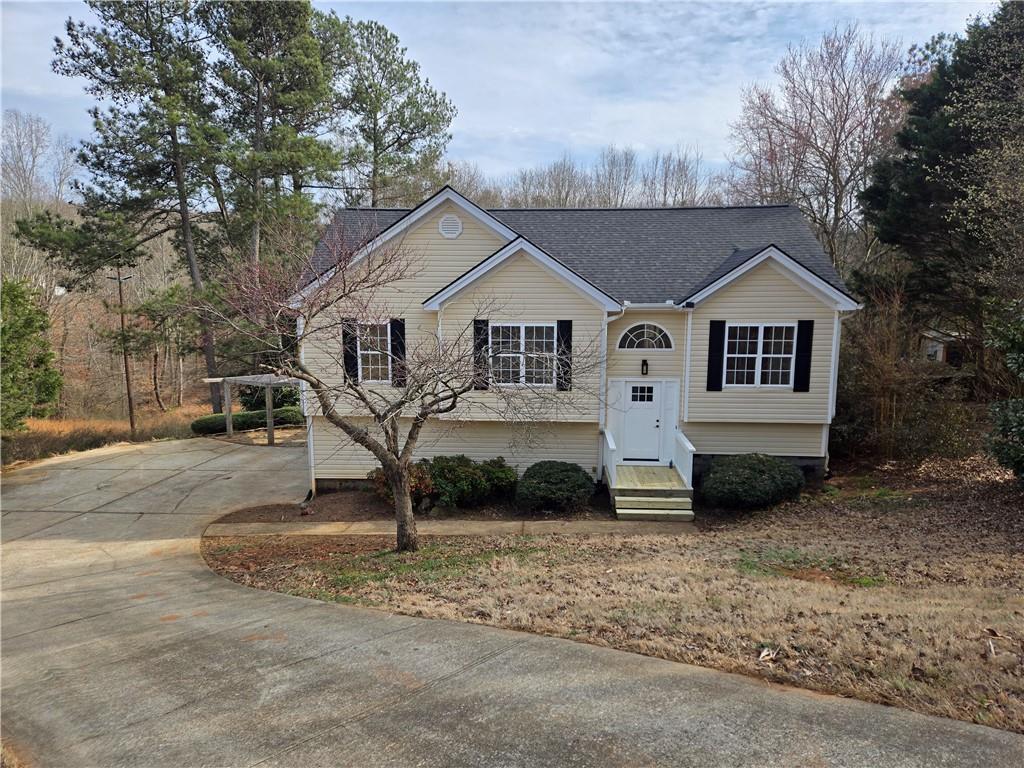 4863 Pine Hill Rd., Gainesville, GA 30507