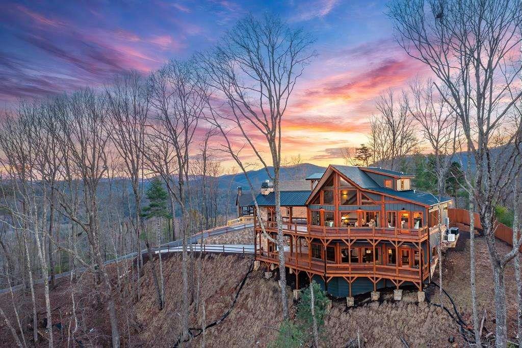 470 NW Skylight Dr., Blue Ridge, GA 30513