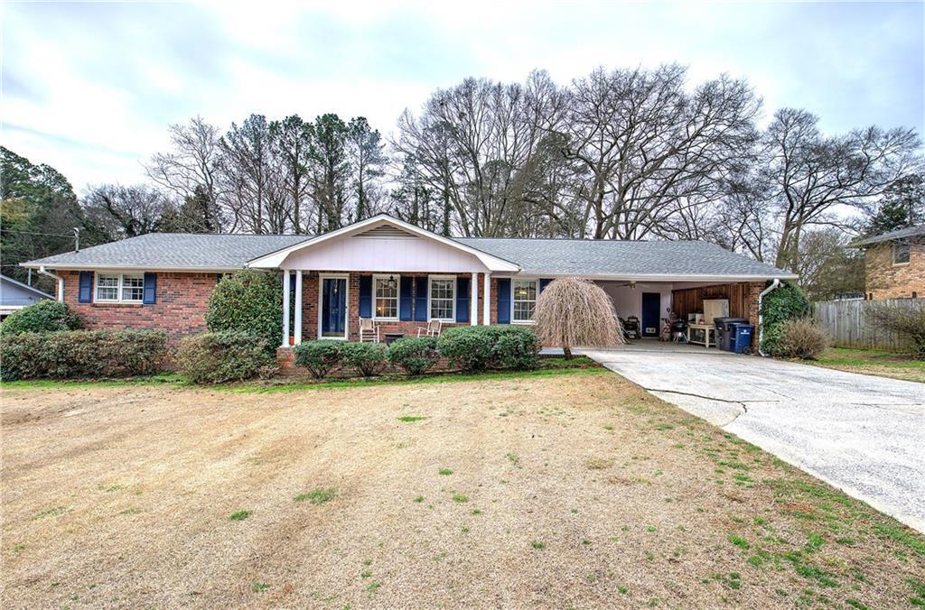 27 Oakdale Dr., Cartersville, GA 30120