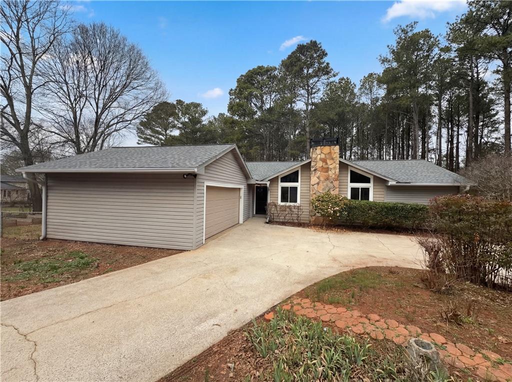 404 Pine Ridge Ct., Woodstock, GA 30188