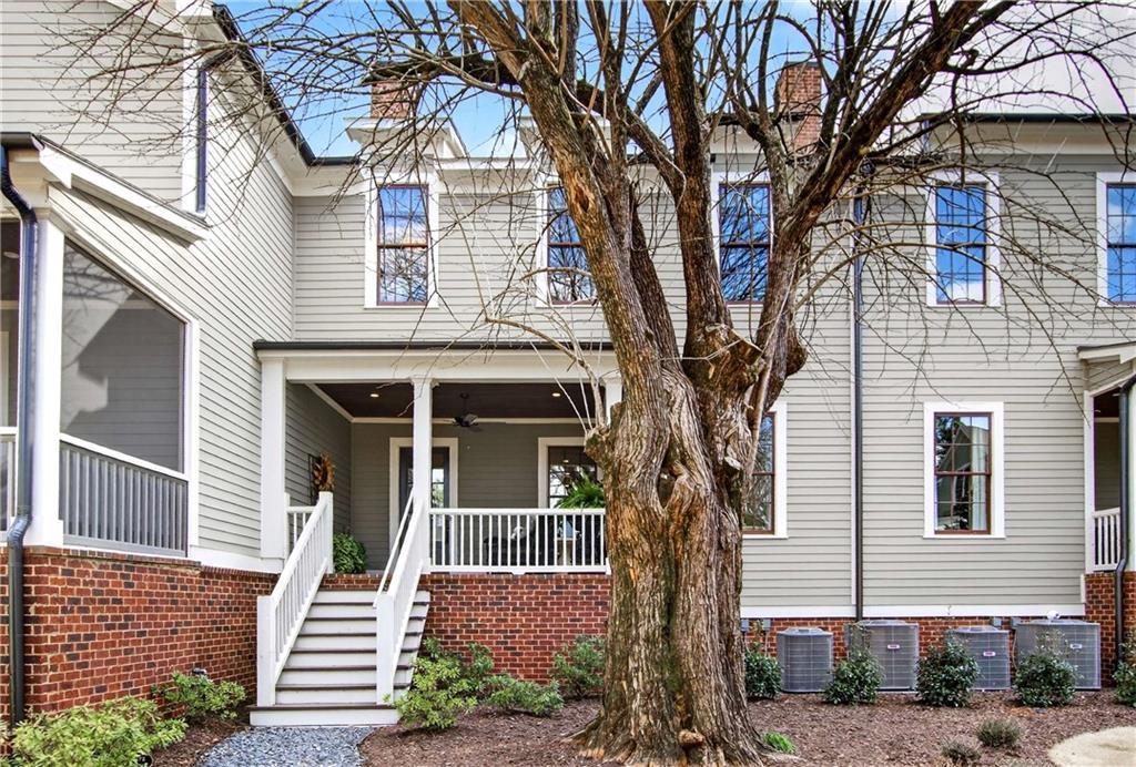 1072 Green St., Roswell, GA 30075