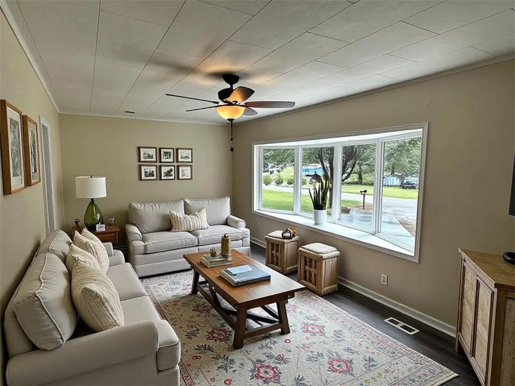 121 Hunt Dr., Calhoun, GA 30701