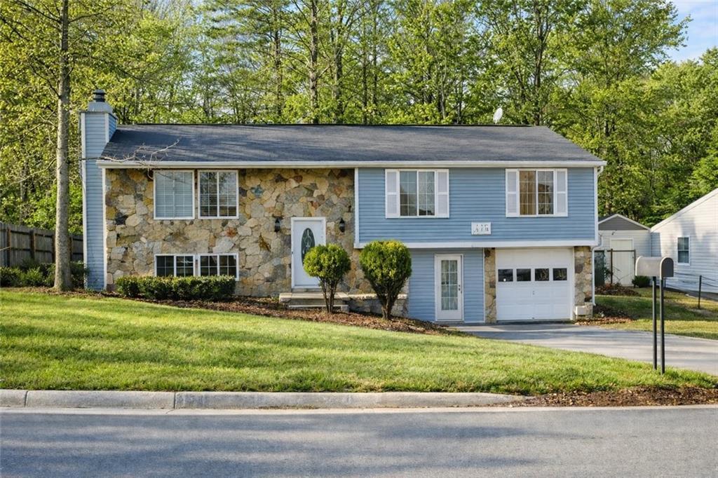 894 Traymore Dr., Norcross, GA 30093