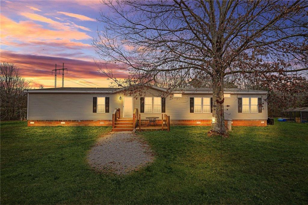 152 Duck Pond Rd., Roopville, GA 30170