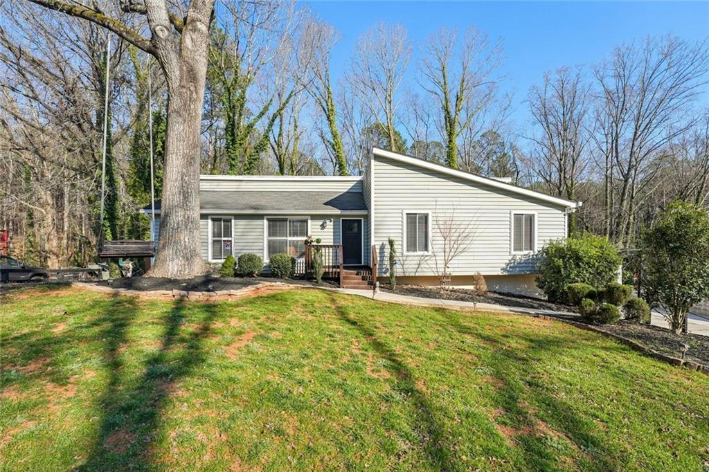 407 Hobo Ln., Woodstock, GA 30189