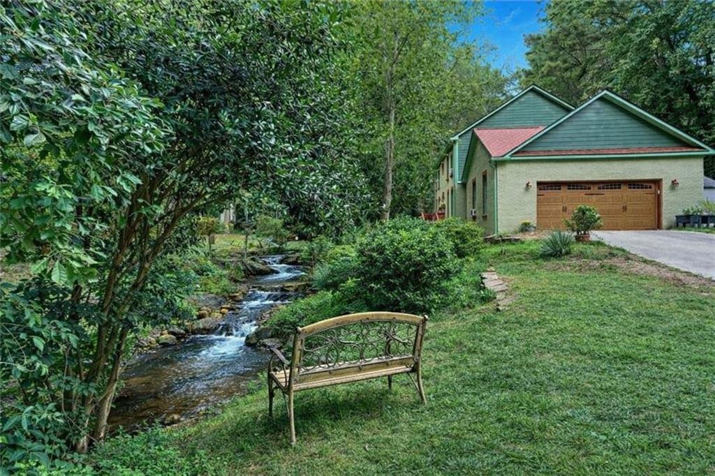 445 Longleaf Dr., Roswell, GA 30075